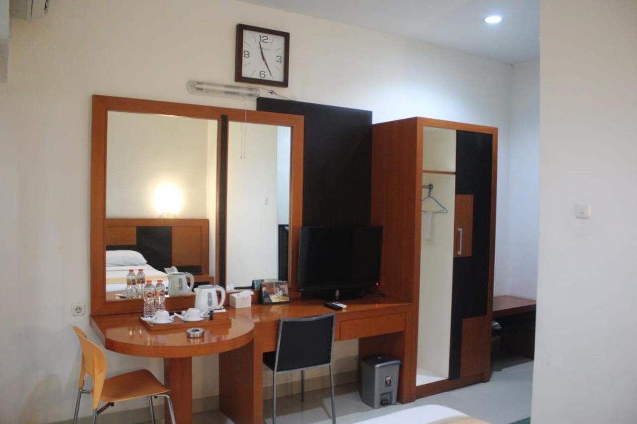 Hotel Grand Karawang Indah Dış mekan fotoğraf