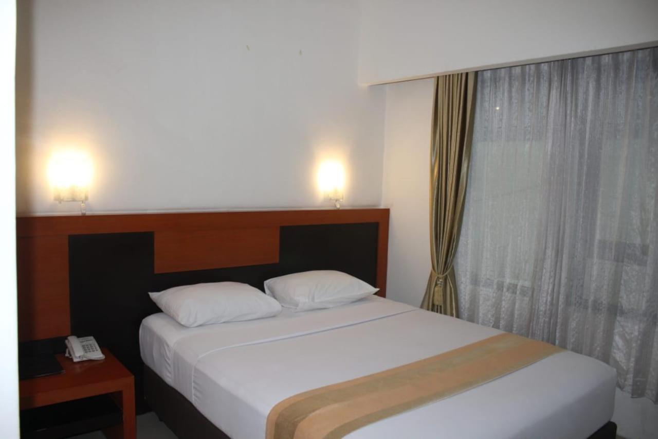 Hotel Grand Karawang Indah Dış mekan fotoğraf