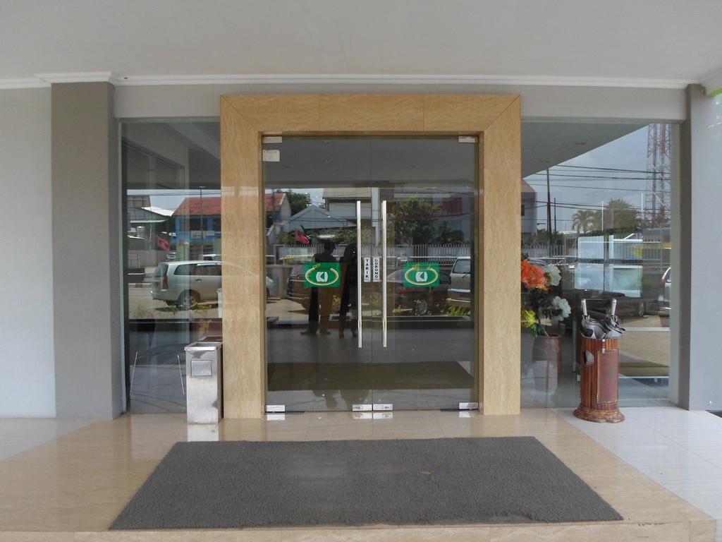 Hotel Grand Karawang Indah Dış mekan fotoğraf