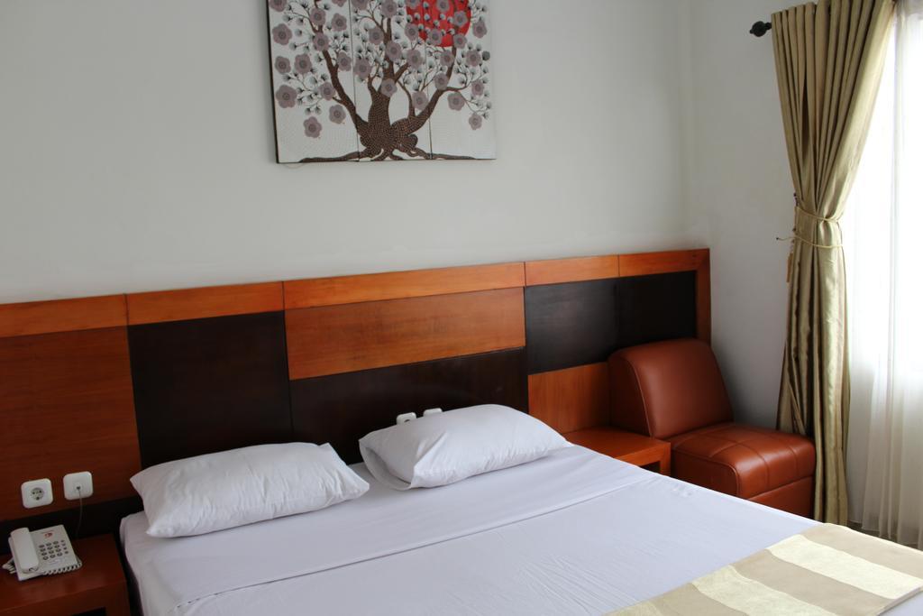 Hotel Grand Karawang Indah Dış mekan fotoğraf