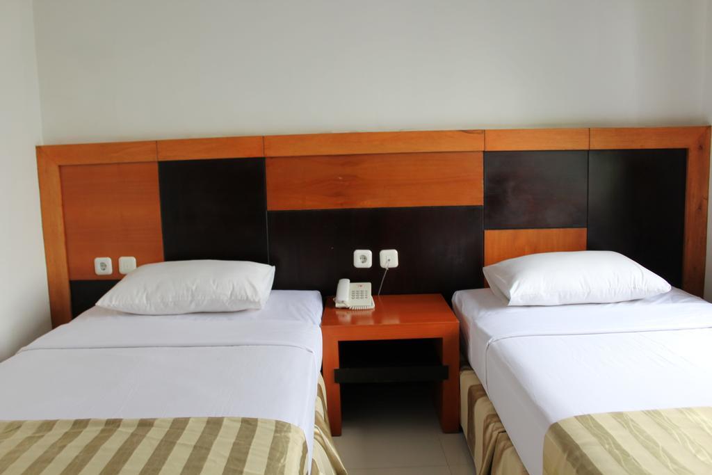 Hotel Grand Karawang Indah Dış mekan fotoğraf