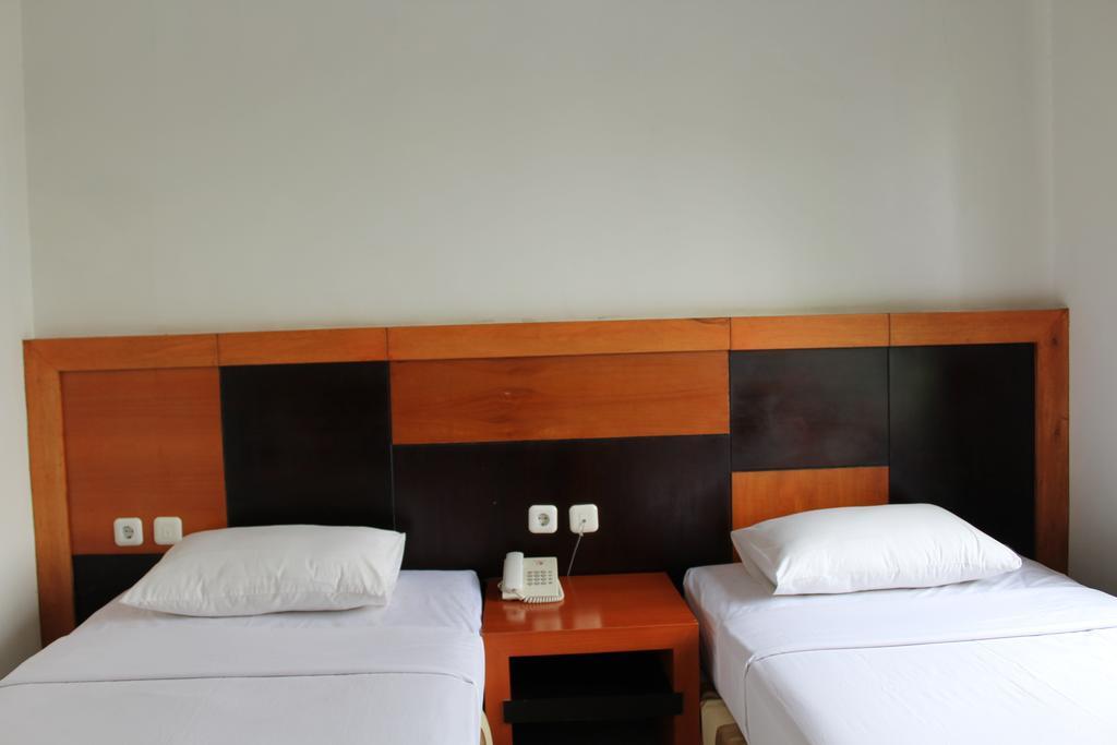 Hotel Grand Karawang Indah Dış mekan fotoğraf