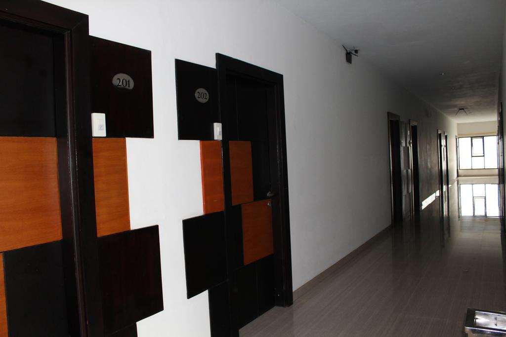 Hotel Grand Karawang Indah Dış mekan fotoğraf