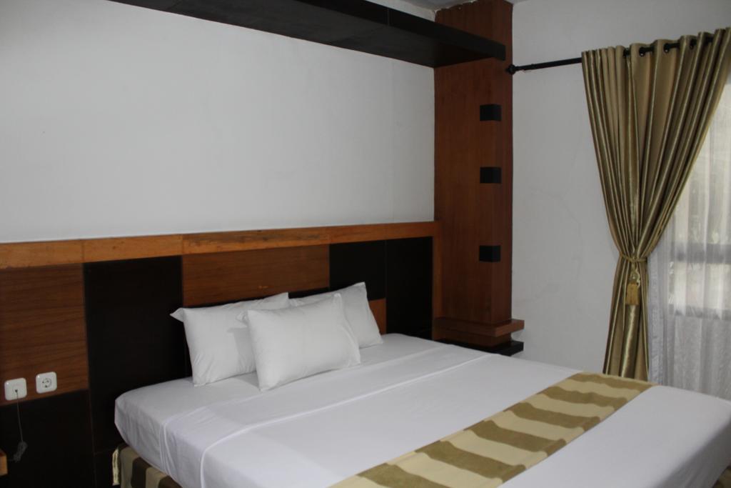 Hotel Grand Karawang Indah Dış mekan fotoğraf