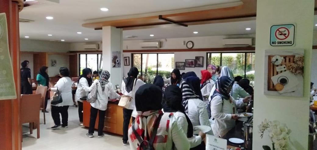 Hotel Grand Karawang Indah Dış mekan fotoğraf